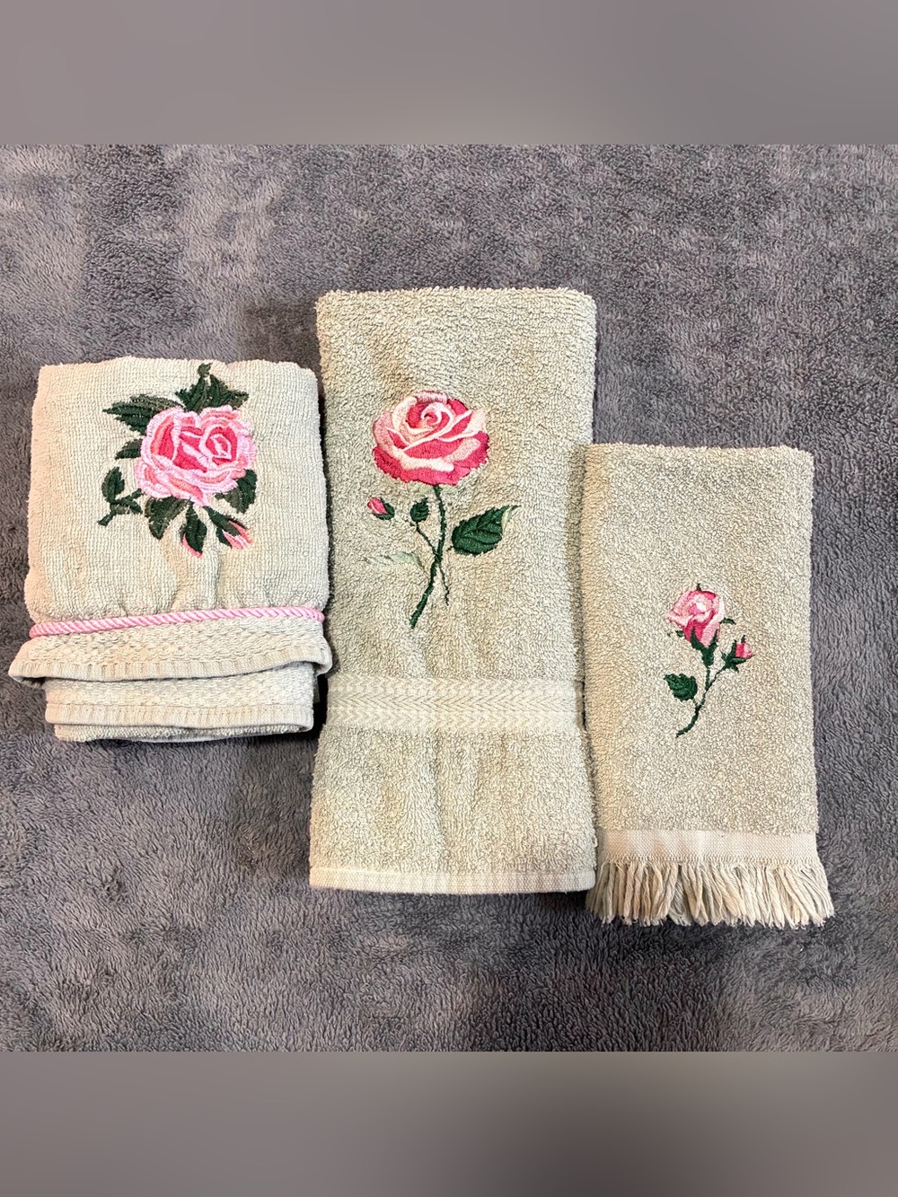 Vintage Towel Set Lot of 3 Embroidered Pink Rose Sage Green Hand Towels
